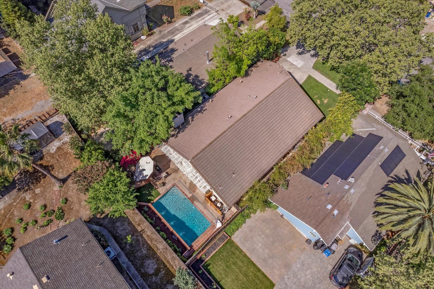 918 University Avenue
