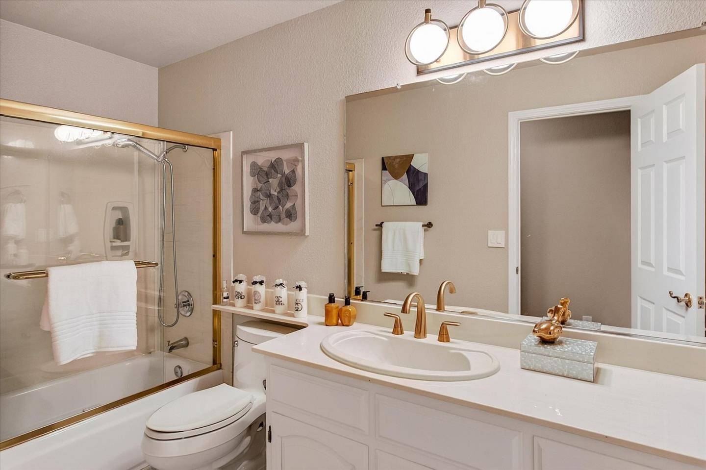 918 University Avenue