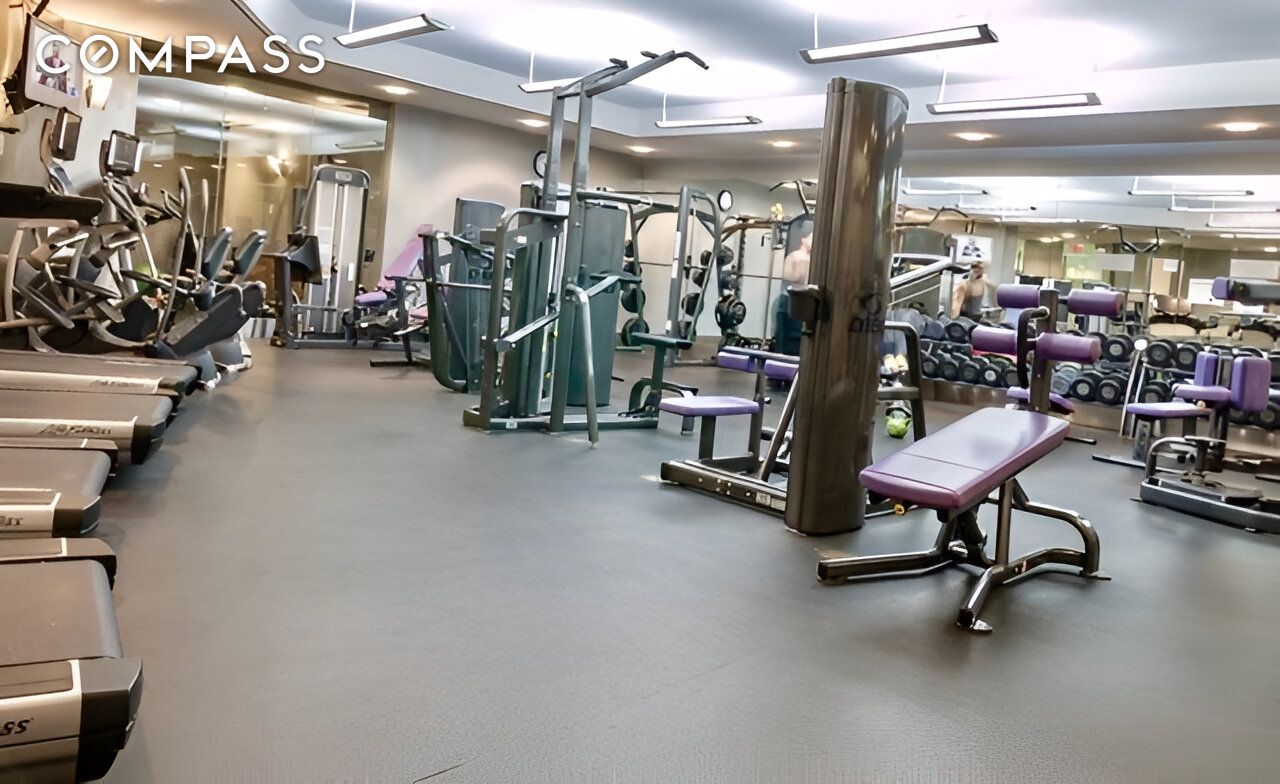 120 Riverside Boulevard 9L