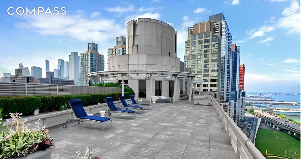 120 Riverside Boulevard 9L