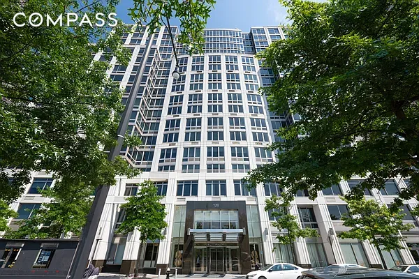120 Riverside Boulevard 9L
