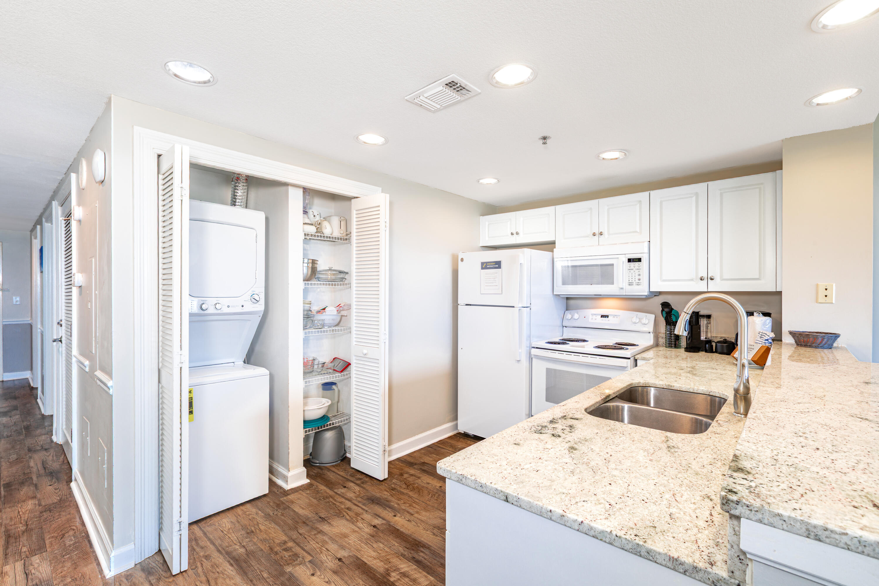 1751 Scenic Highway 98 305