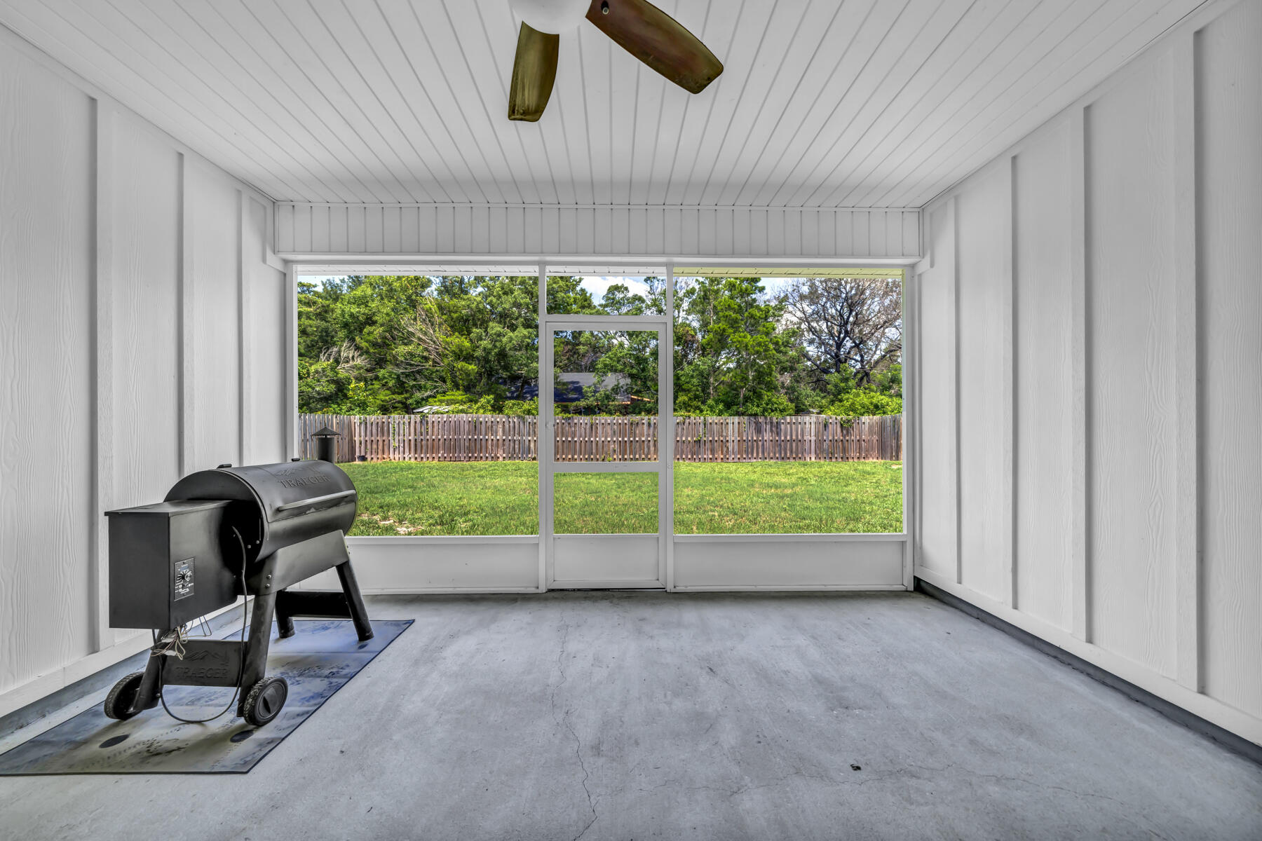 1427 Ballyhoo Drive