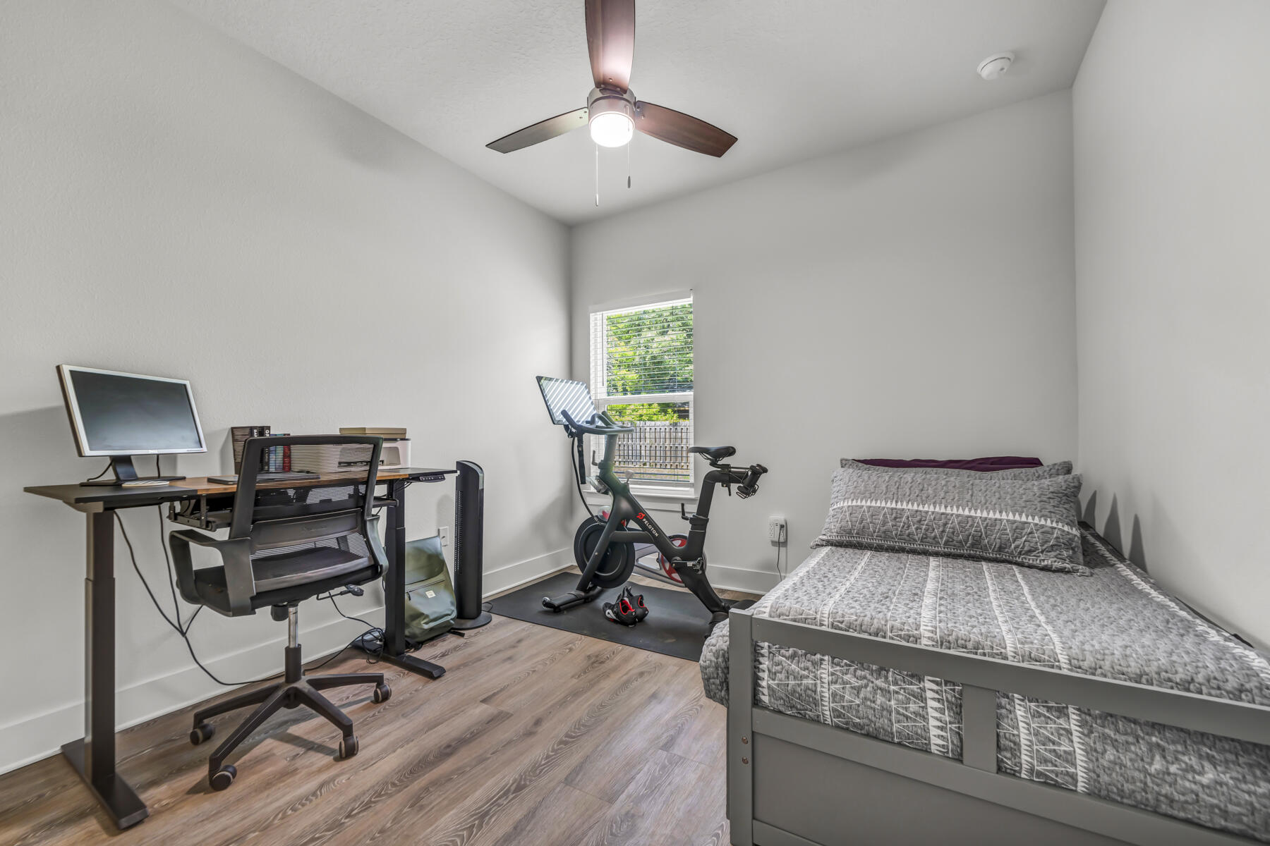 1427 Ballyhoo Drive