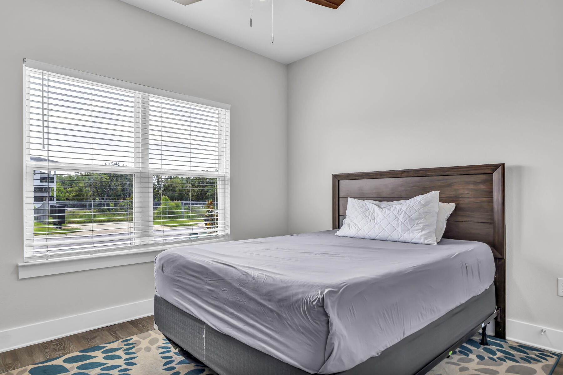 1427 Ballyhoo Drive