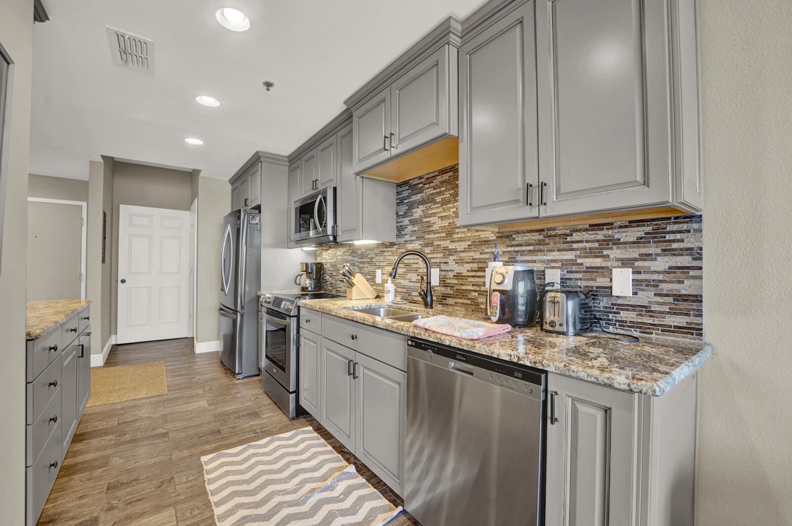 321 Bream Avenue UNIT 409