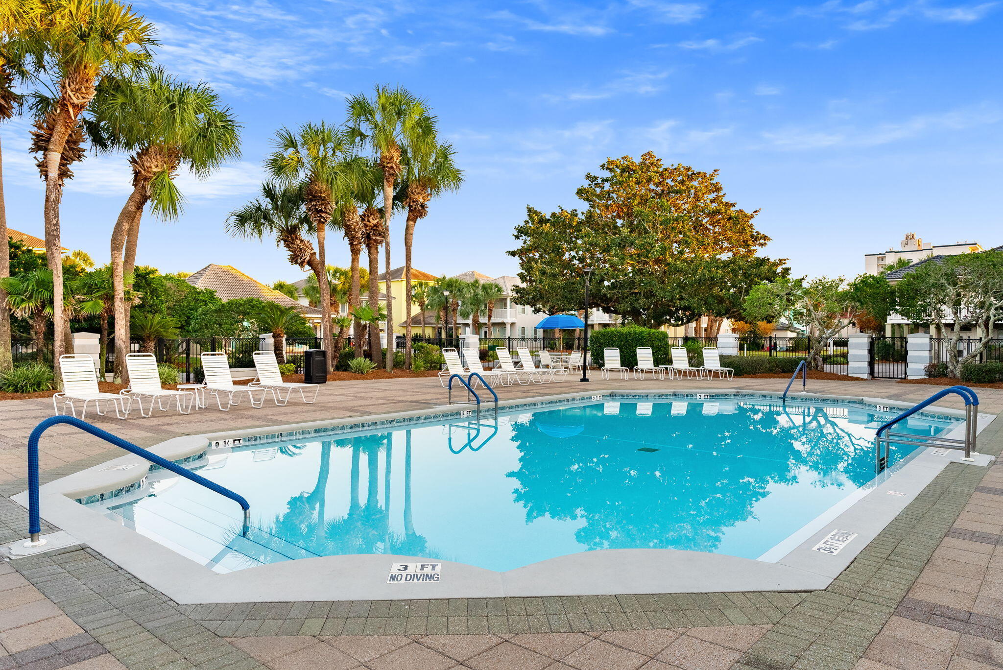 10 Pearl Cove