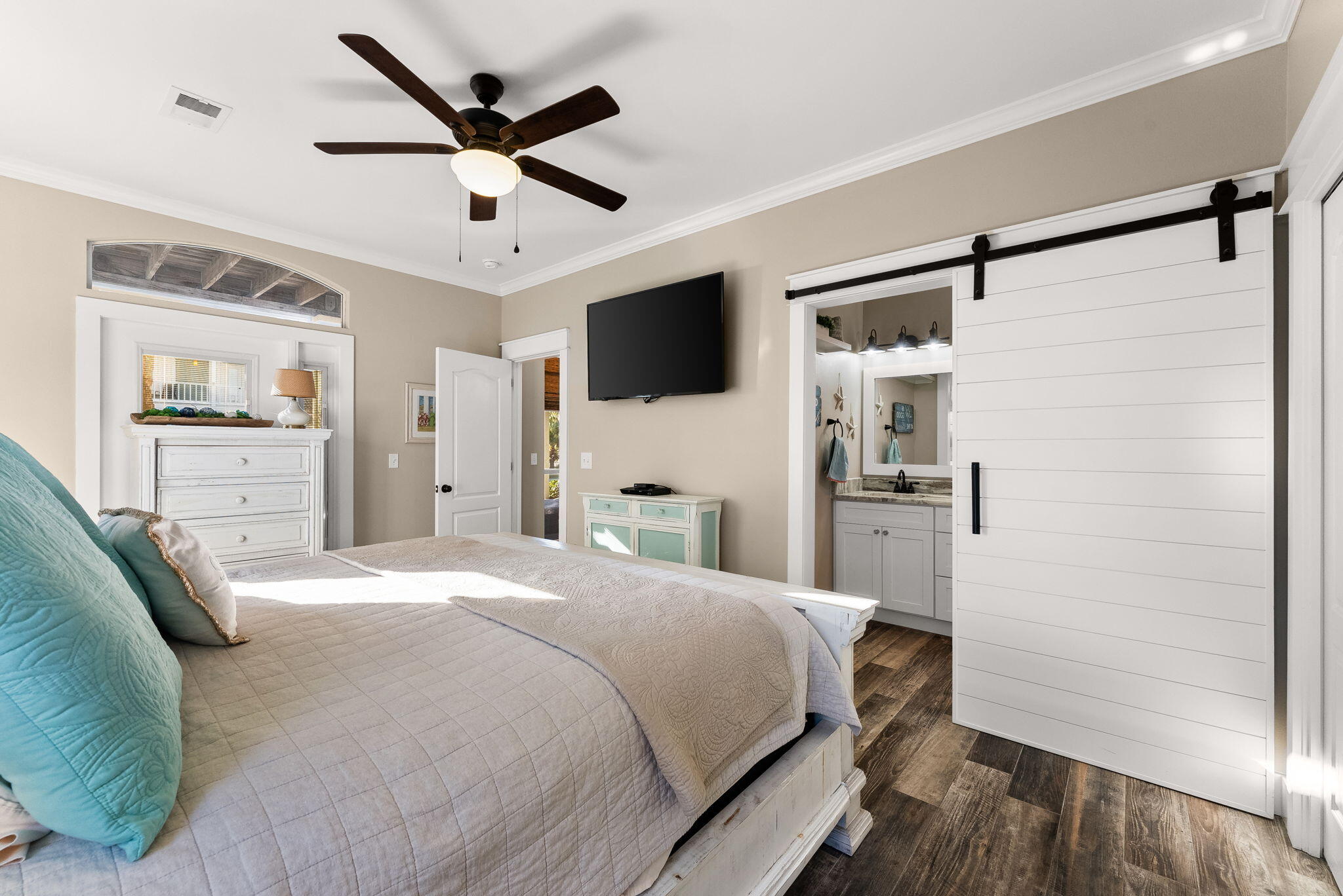 10 Pearl Cove