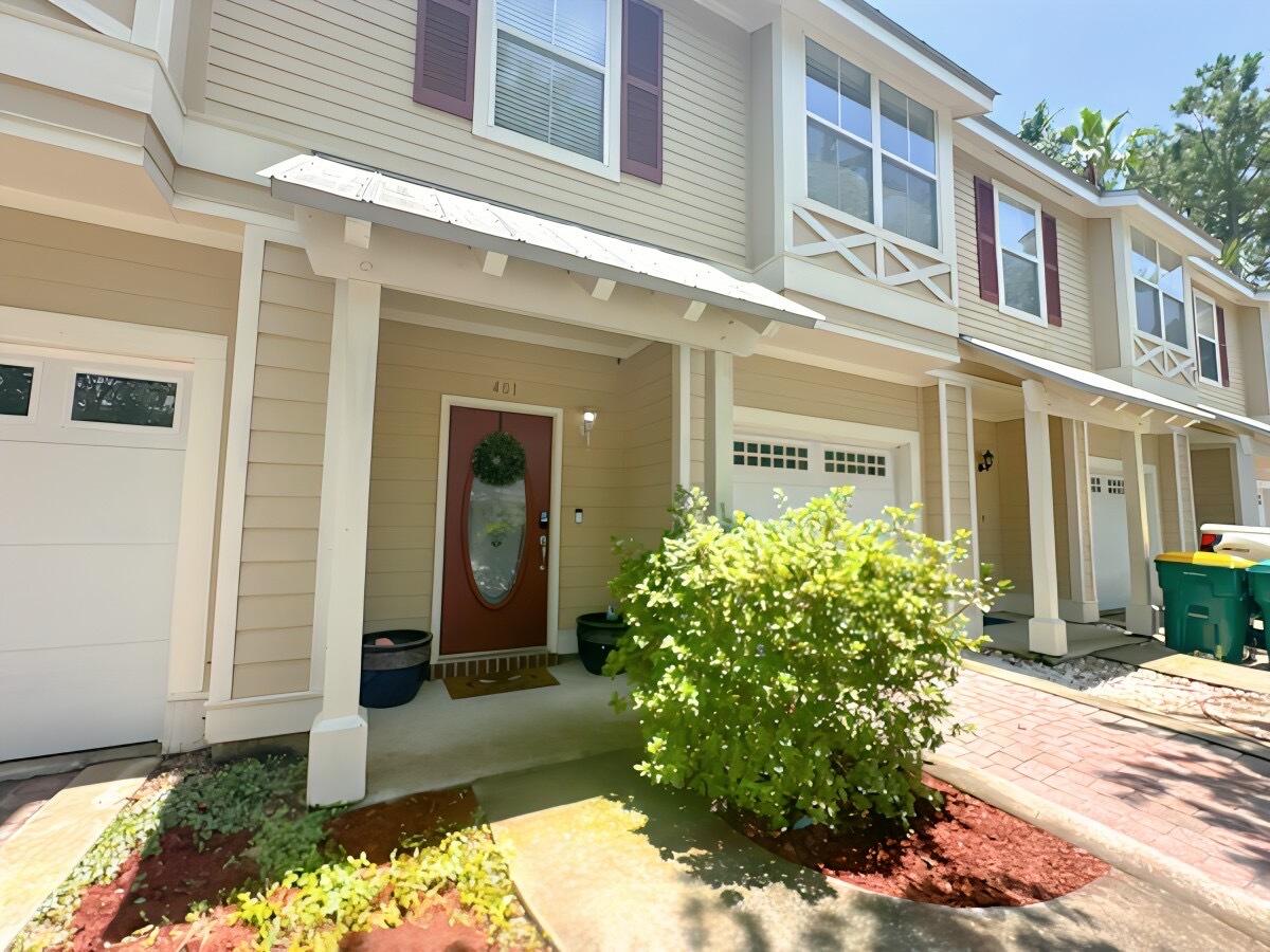 401 Twin Lakes Lane