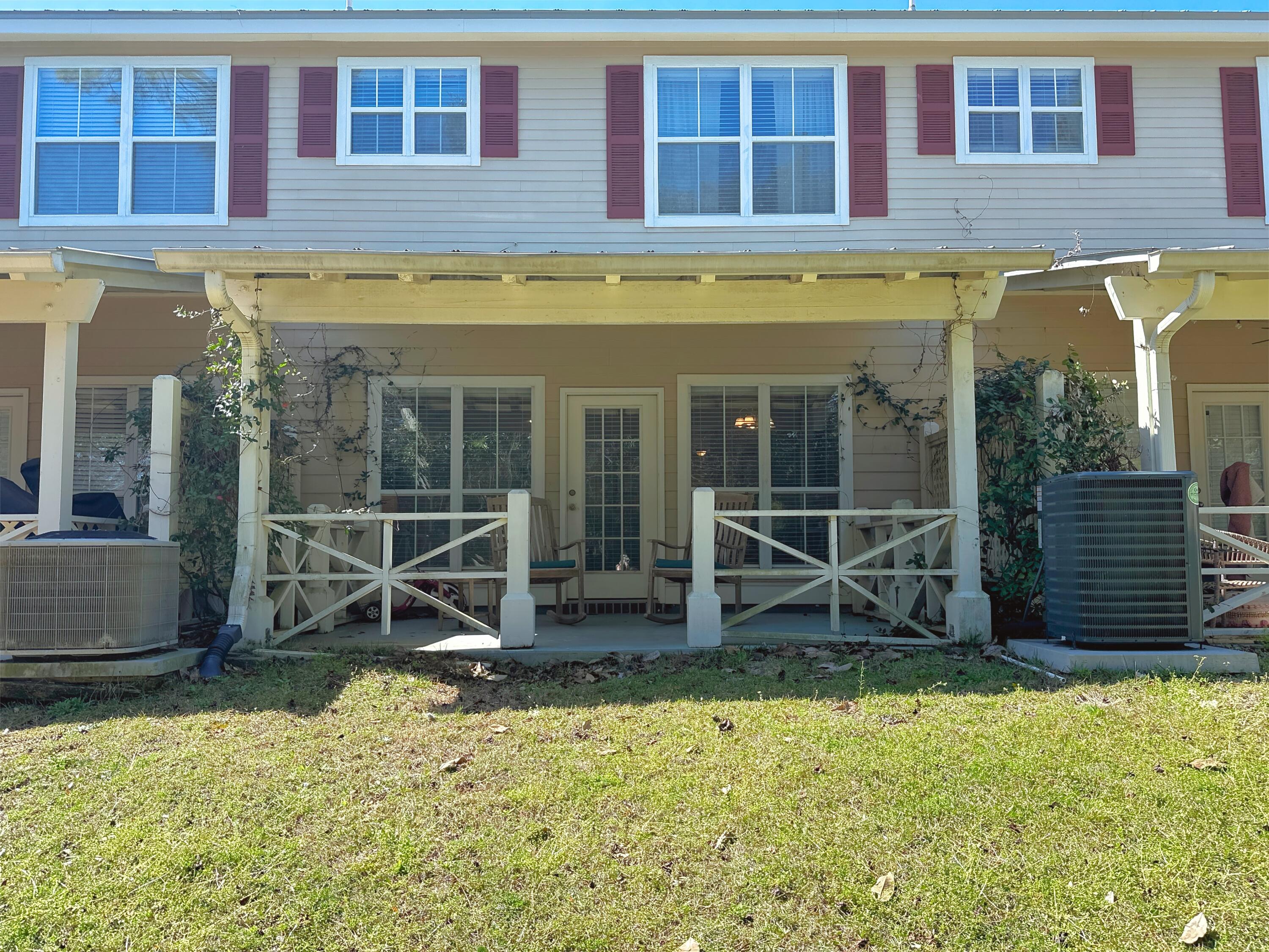 401 Twin Lakes Lane