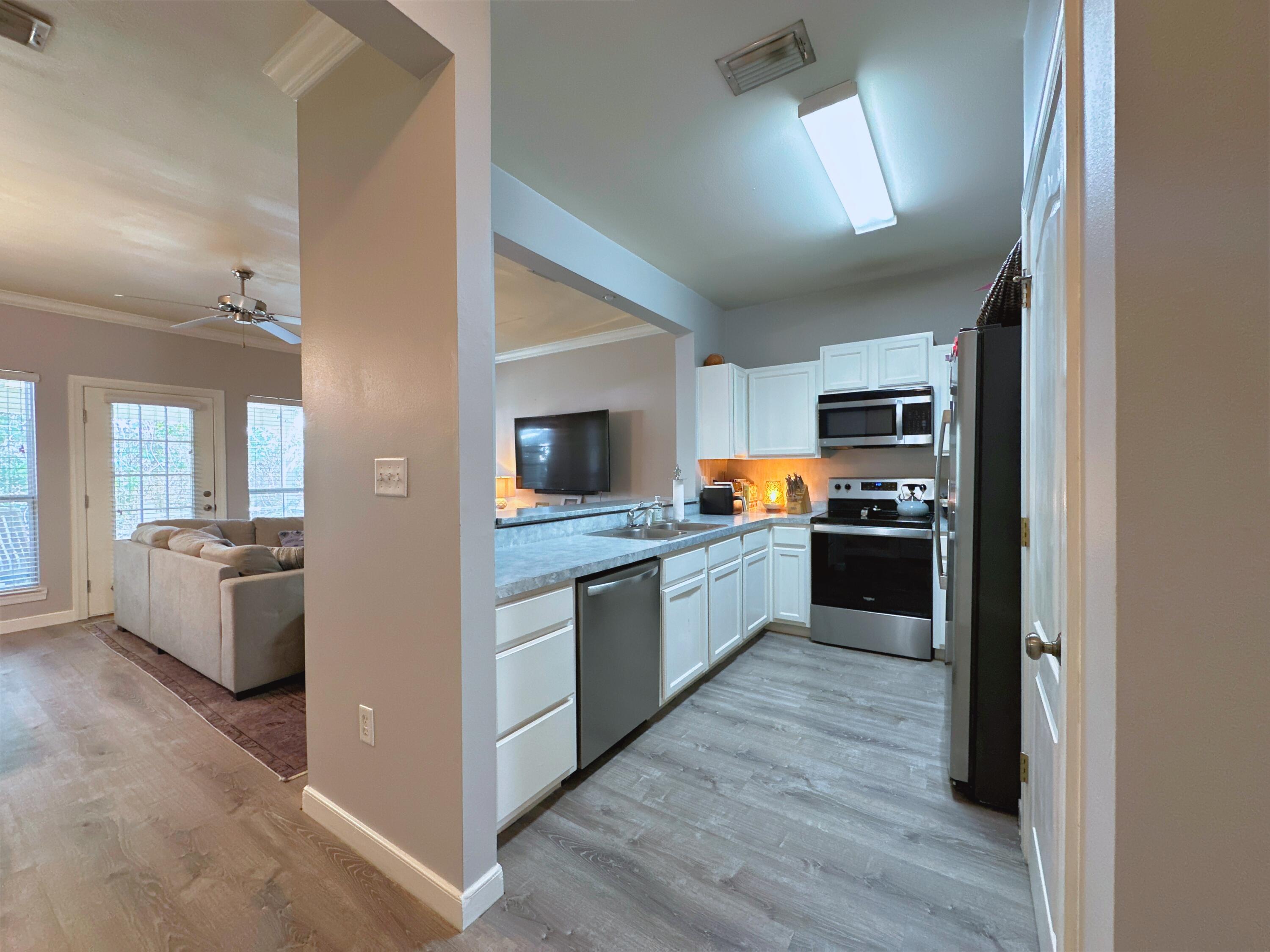 401 Twin Lakes Lane