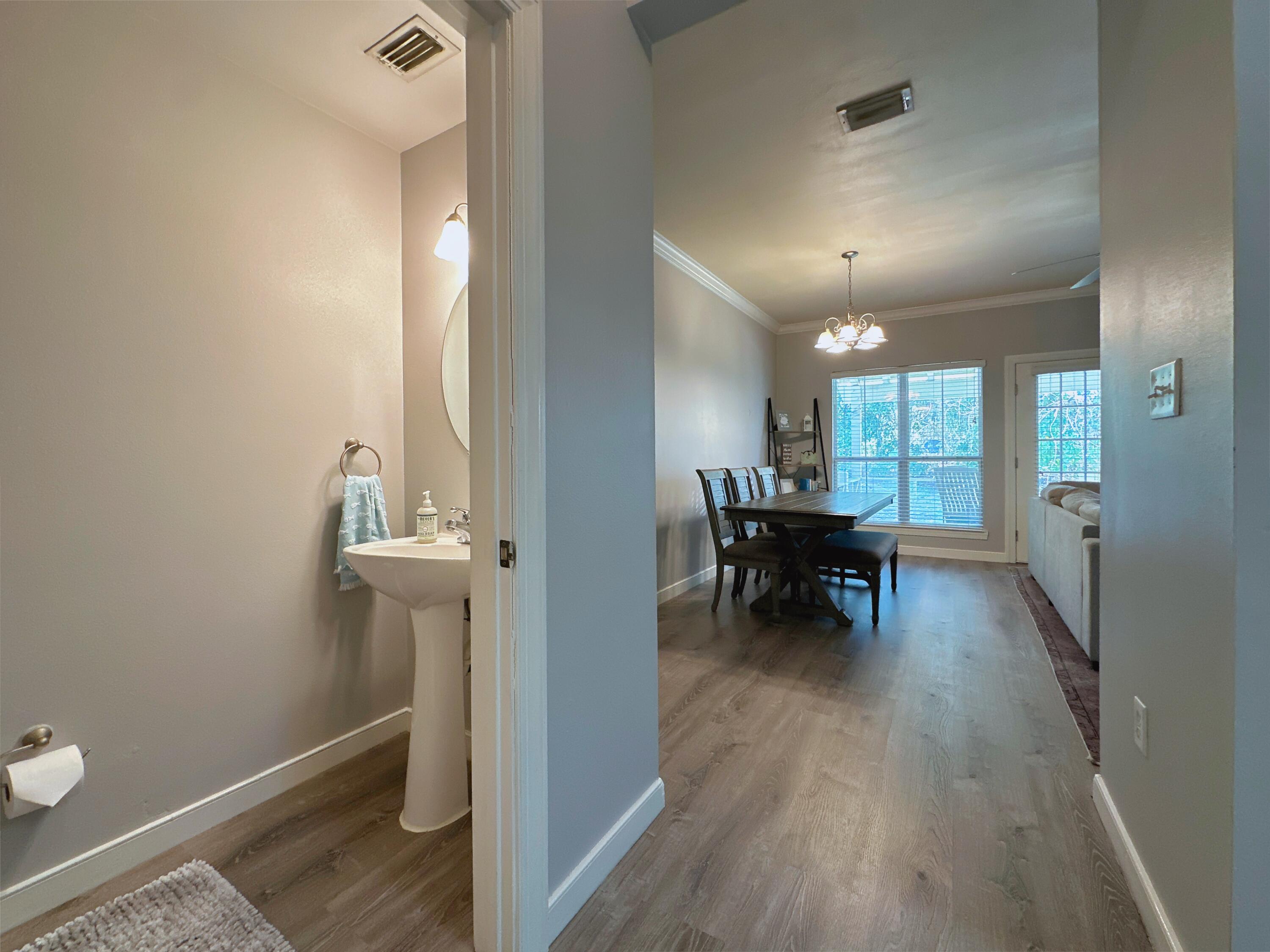 401 Twin Lakes Lane