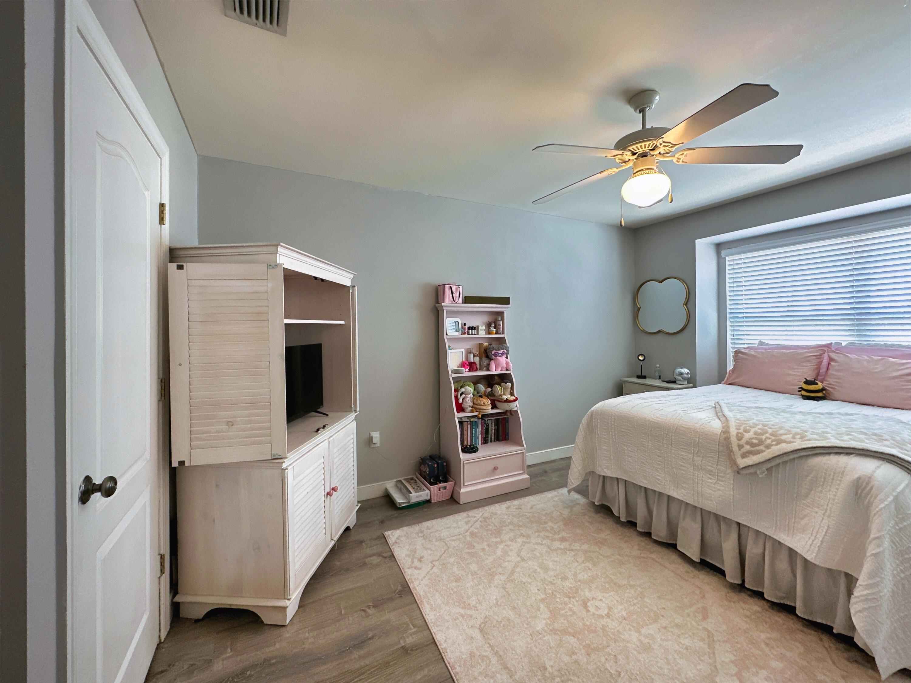 401 Twin Lakes Lane