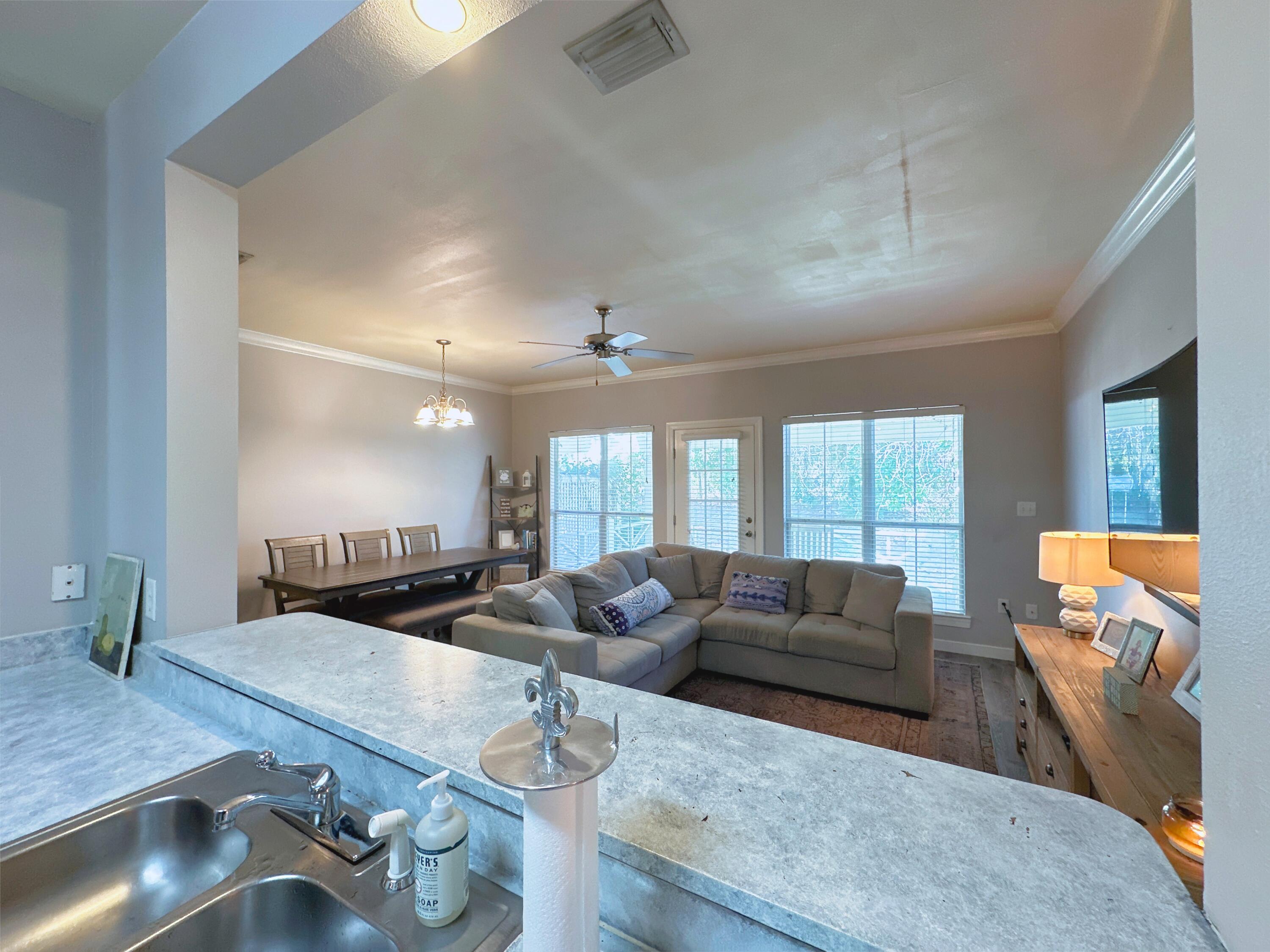 401 Twin Lakes Lane