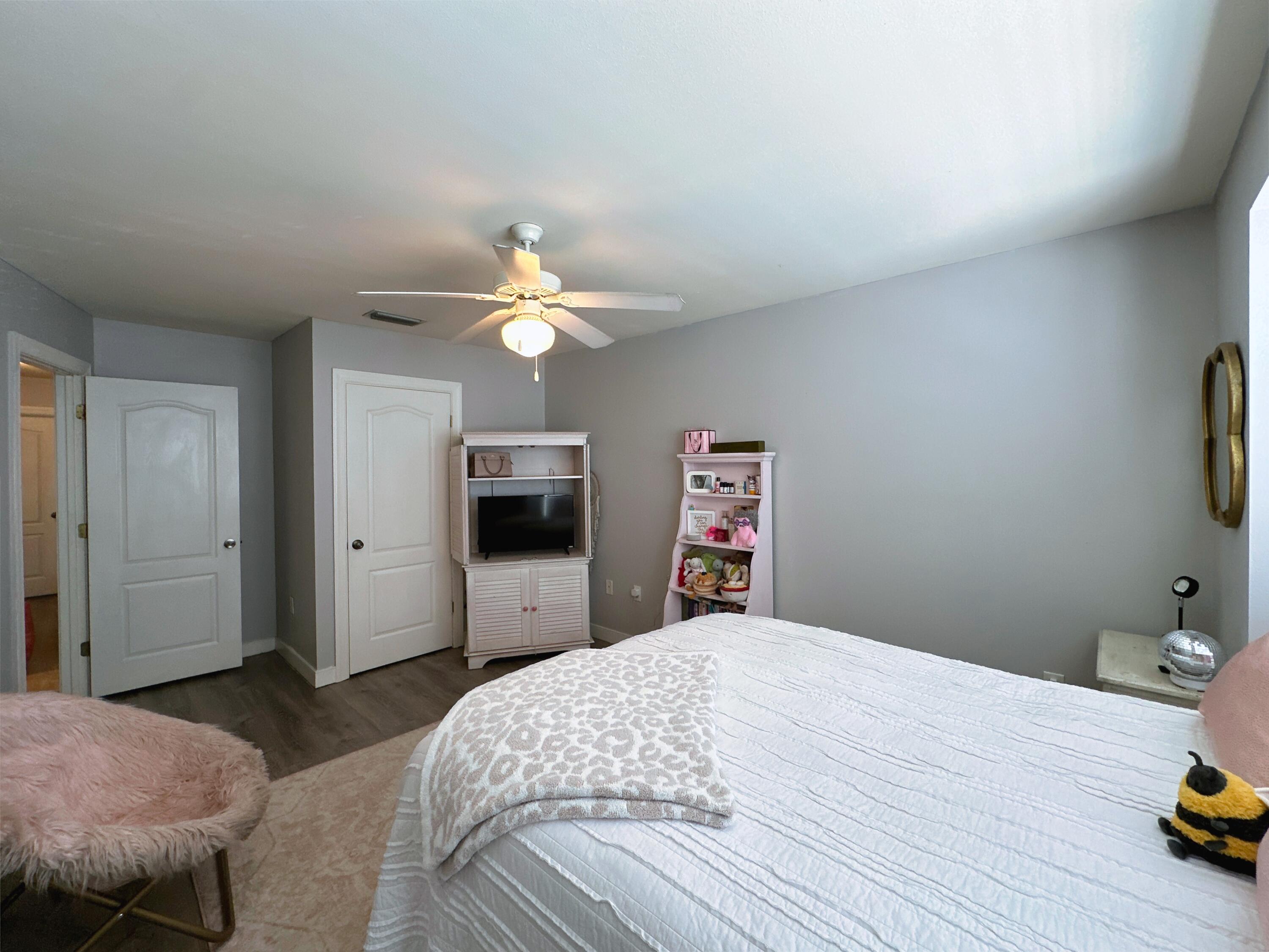 401 Twin Lakes Lane