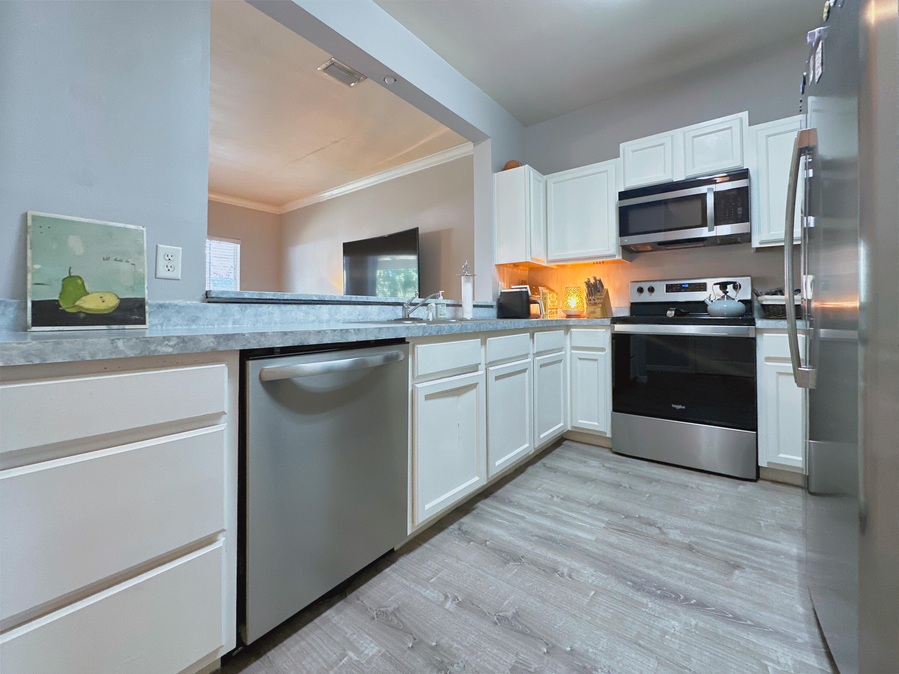 401 Twin Lakes Lane