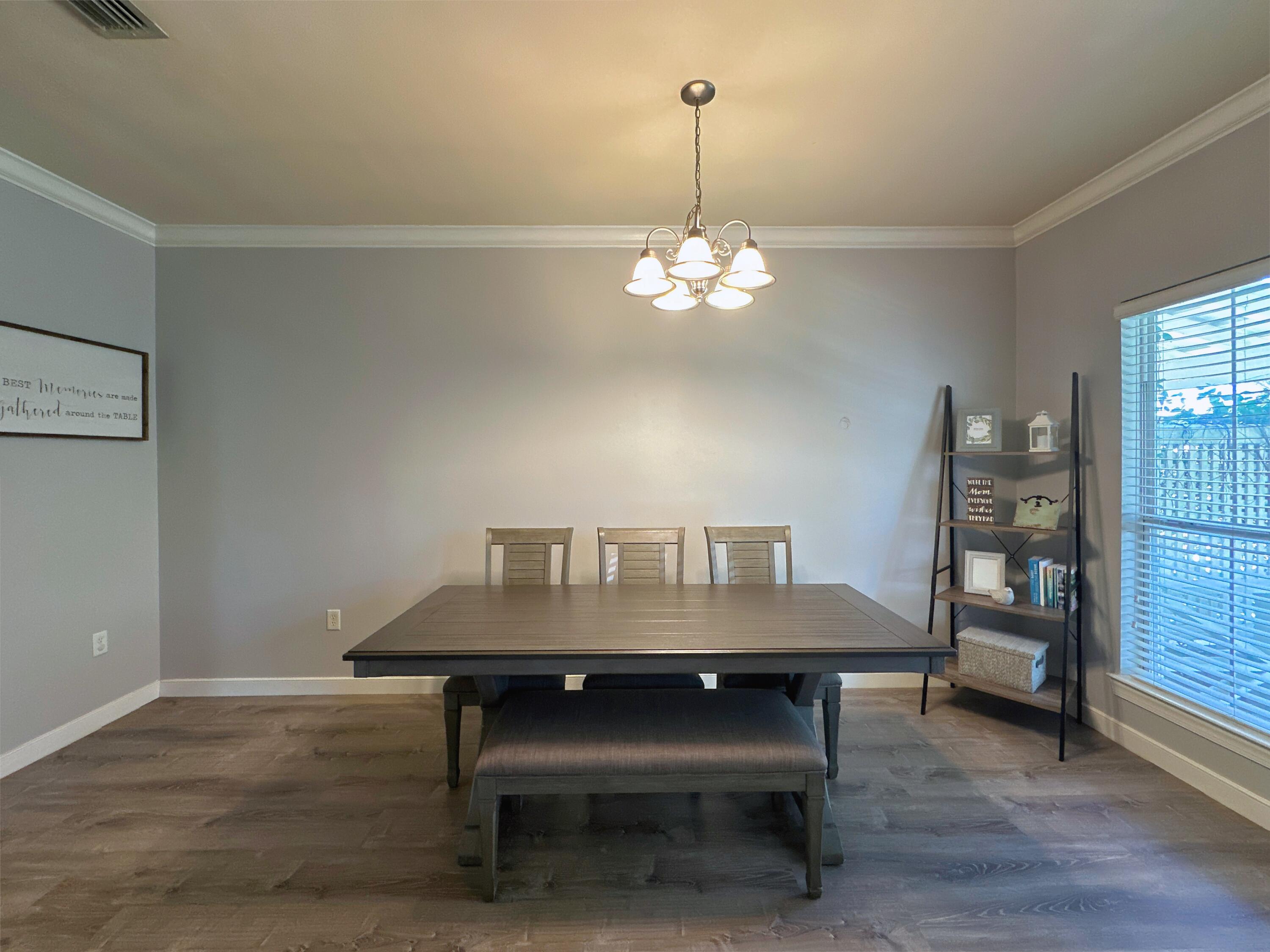 401 Twin Lakes Lane