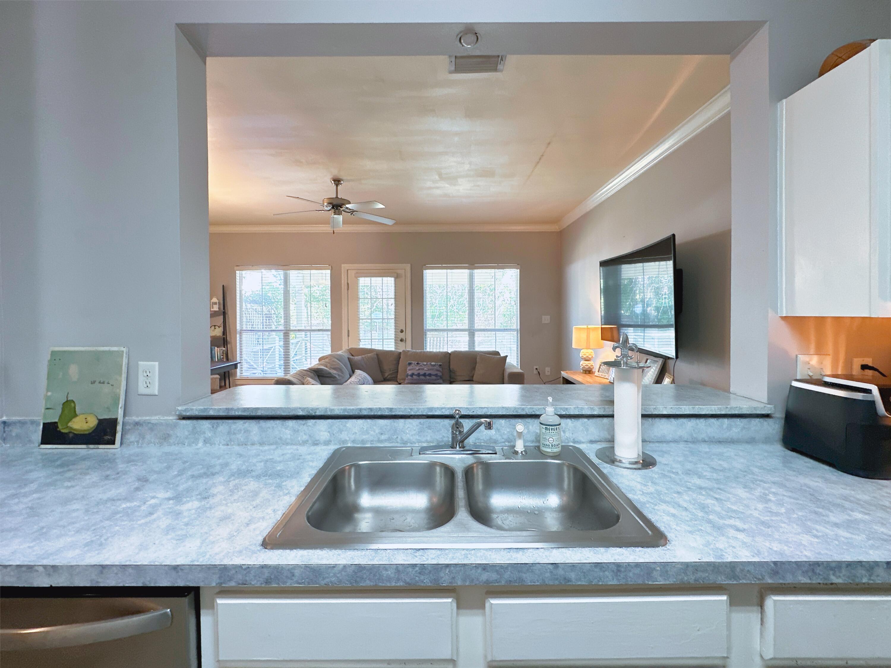 401 Twin Lakes Lane