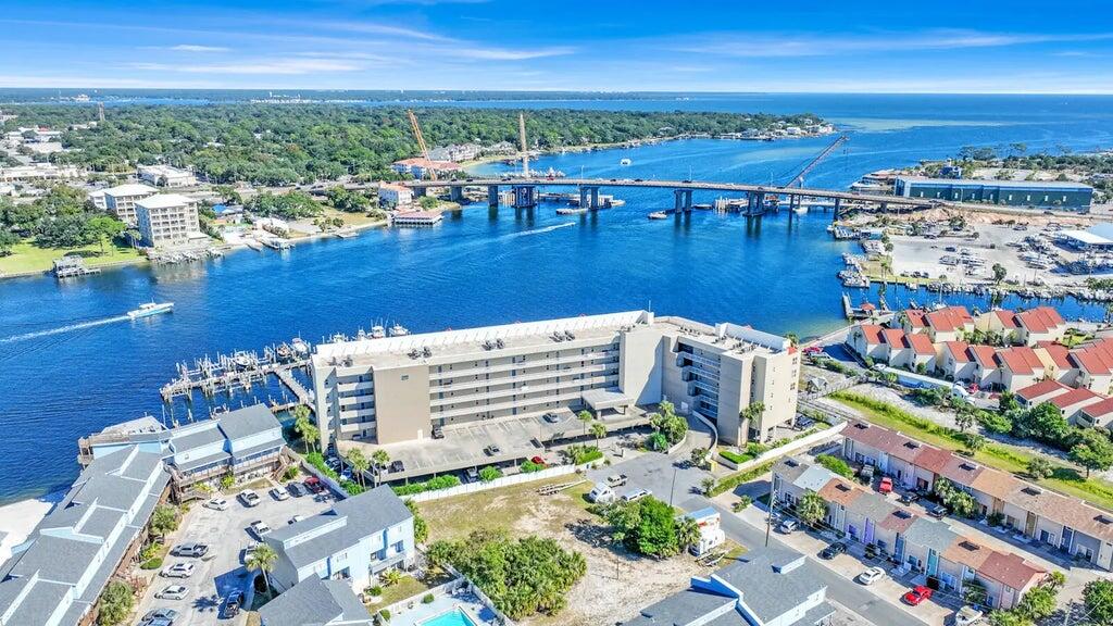 321 Bream Avenue 409