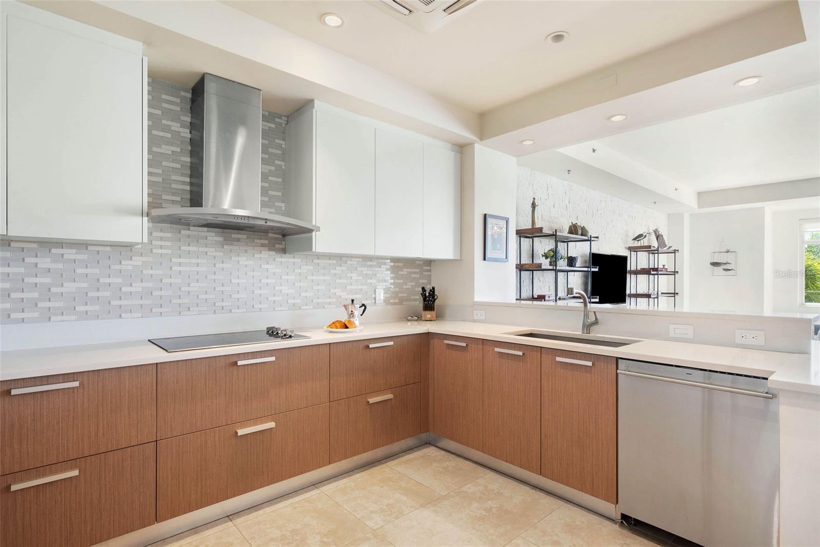 500 PLANTATION DRIVE #3206