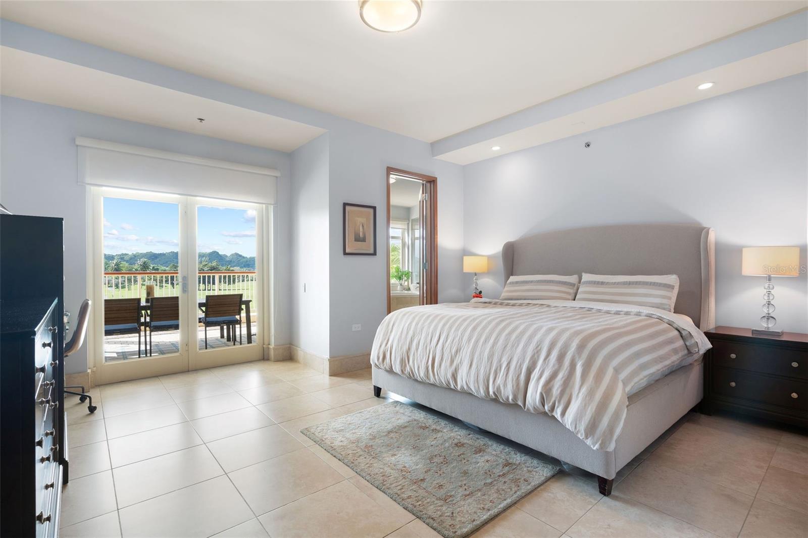 500 PLANTATION DRIVE #3206