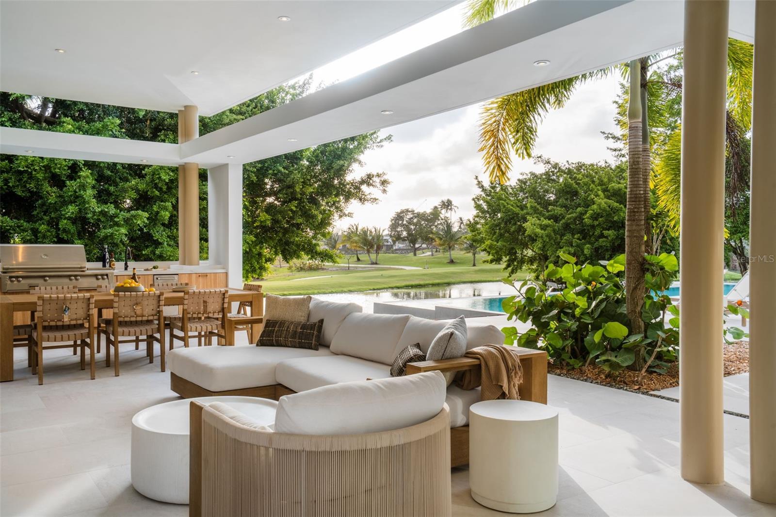 11 GOLF VIEW DRIVE