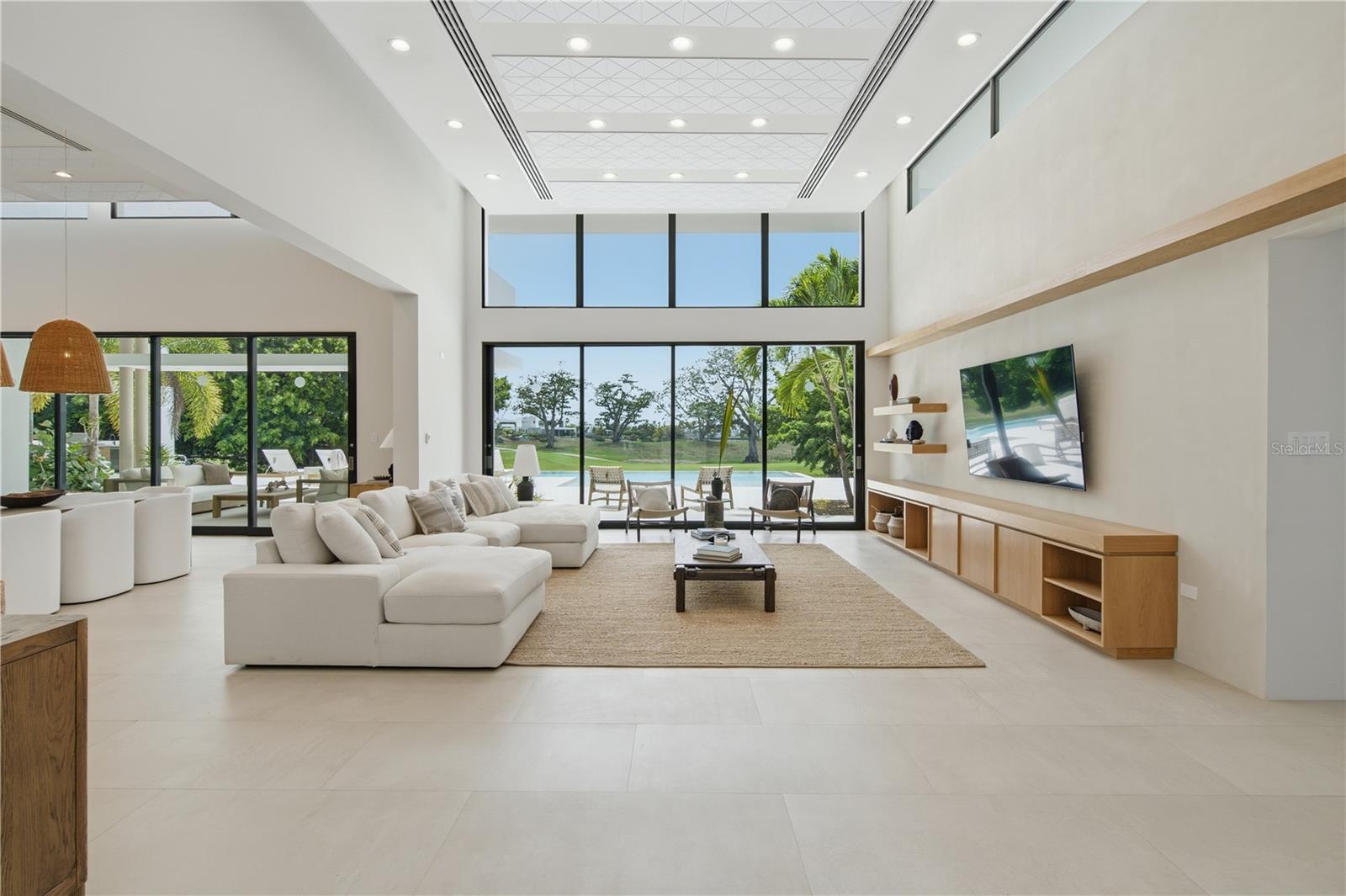 11 GOLF VIEW DRIVE