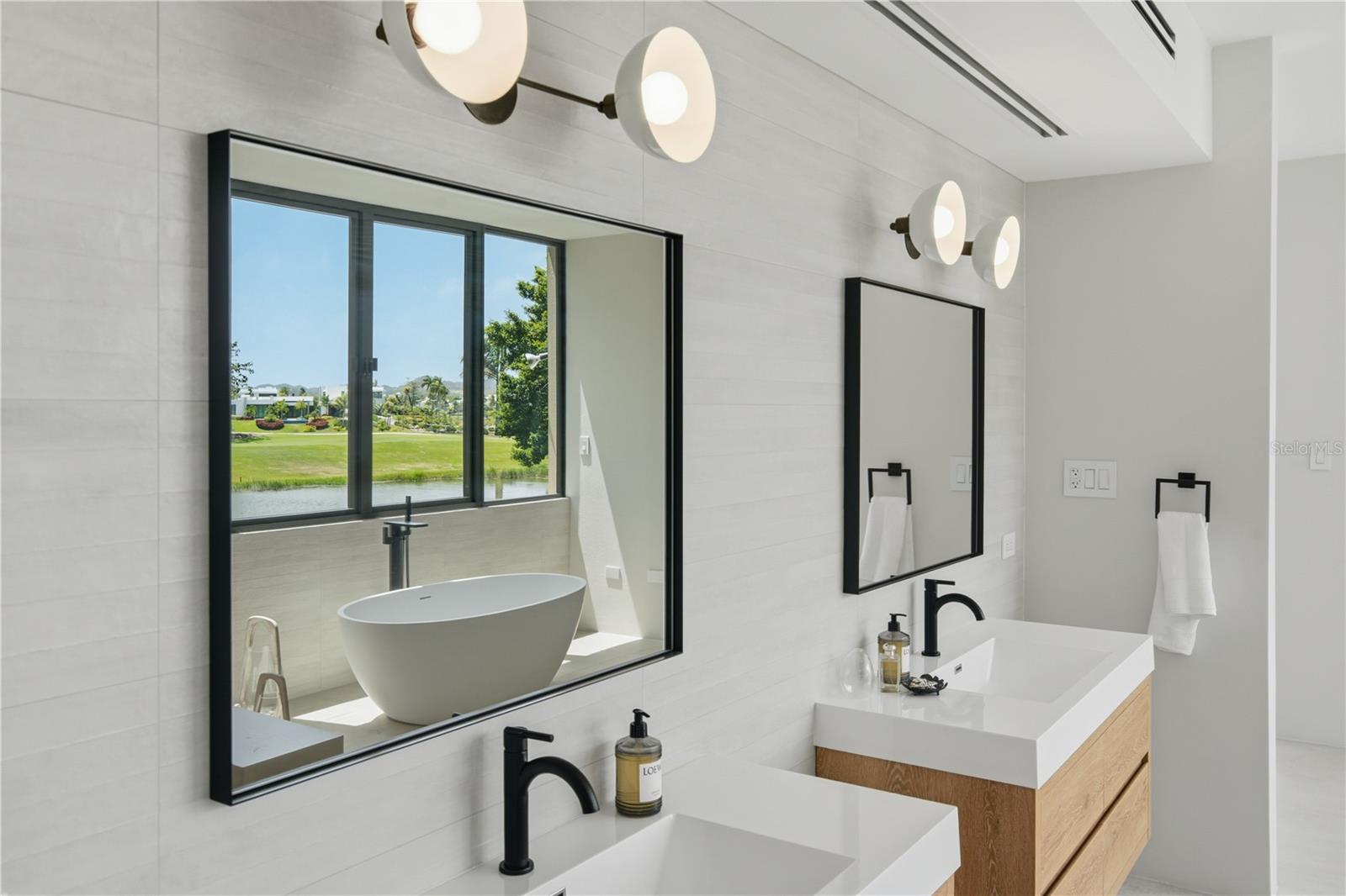 11 GOLF VIEW DRIVE