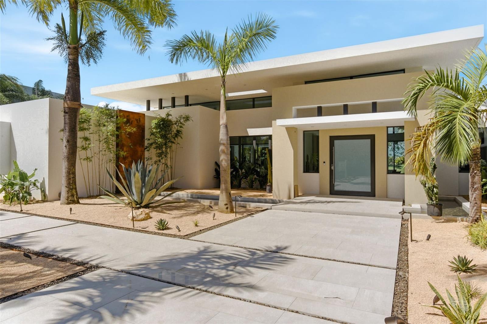 11 GOLF VIEW DRIVE