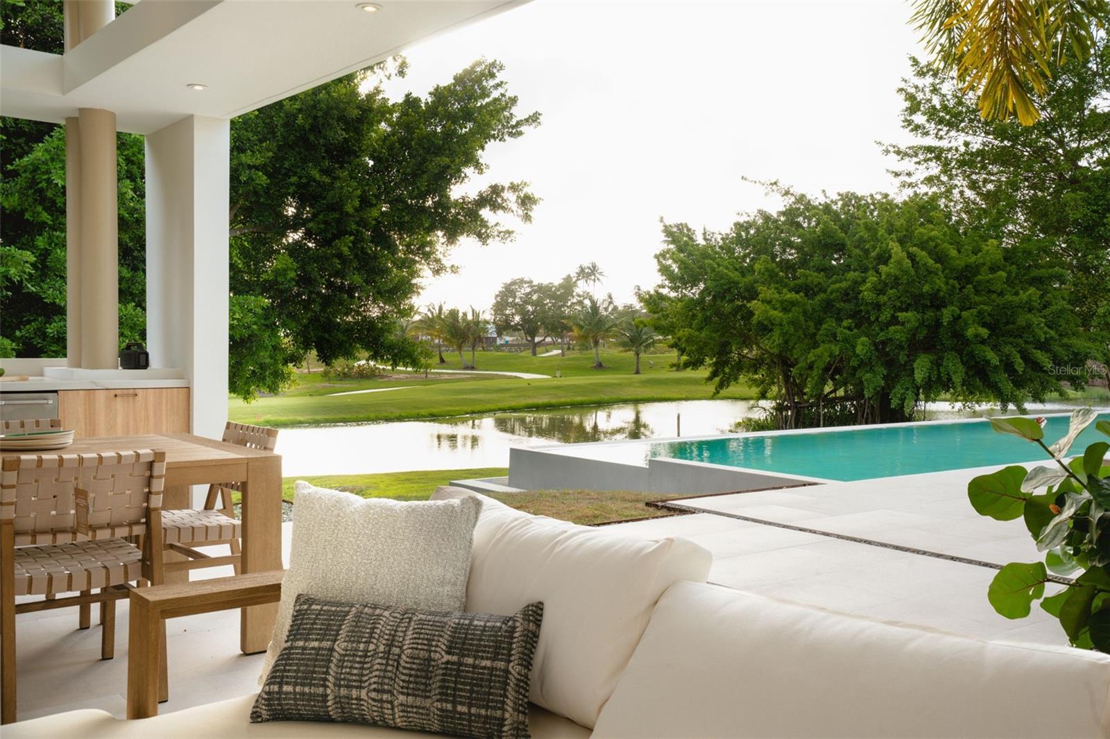 11 GOLF VIEW DRIVE