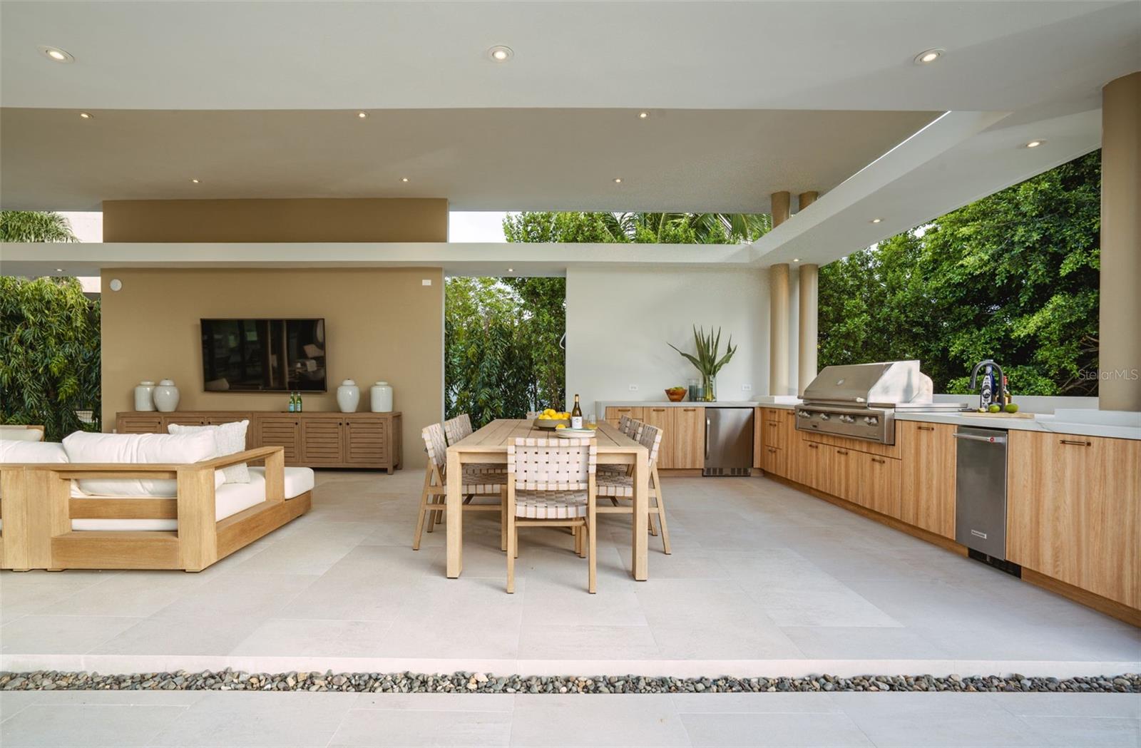 11 GOLF VIEW DRIVE