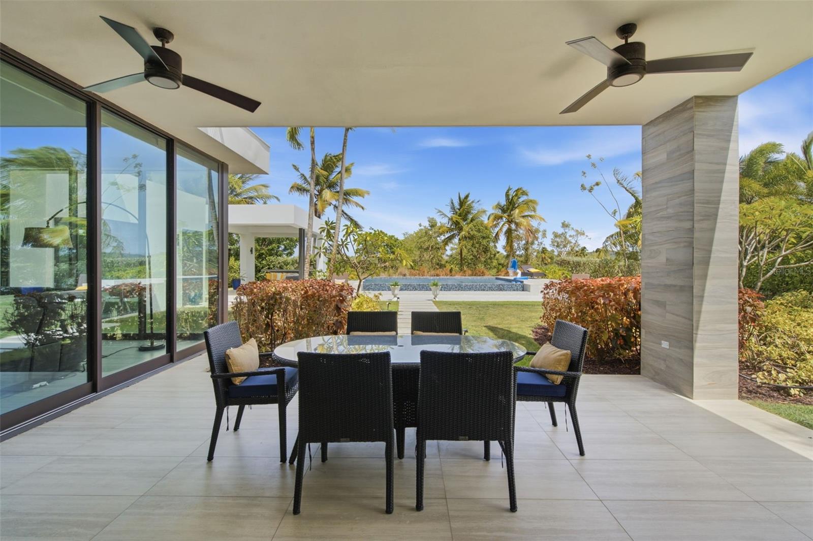 Cay Pointe
