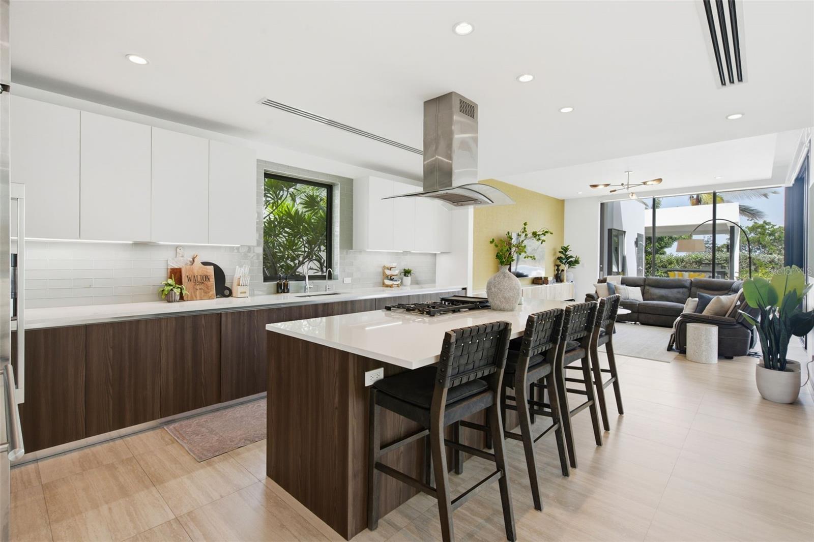 Cay Pointe