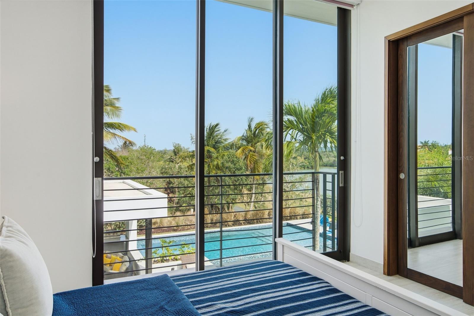 Cay Pointe