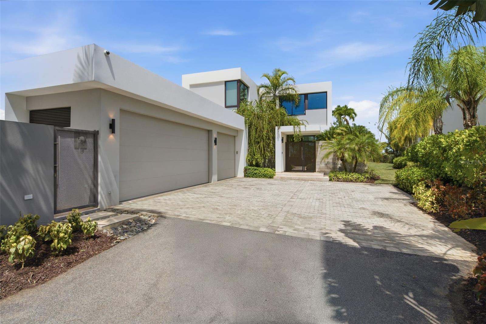 Cay Pointe