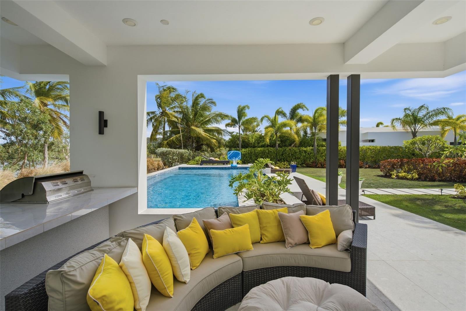 Cay Pointe