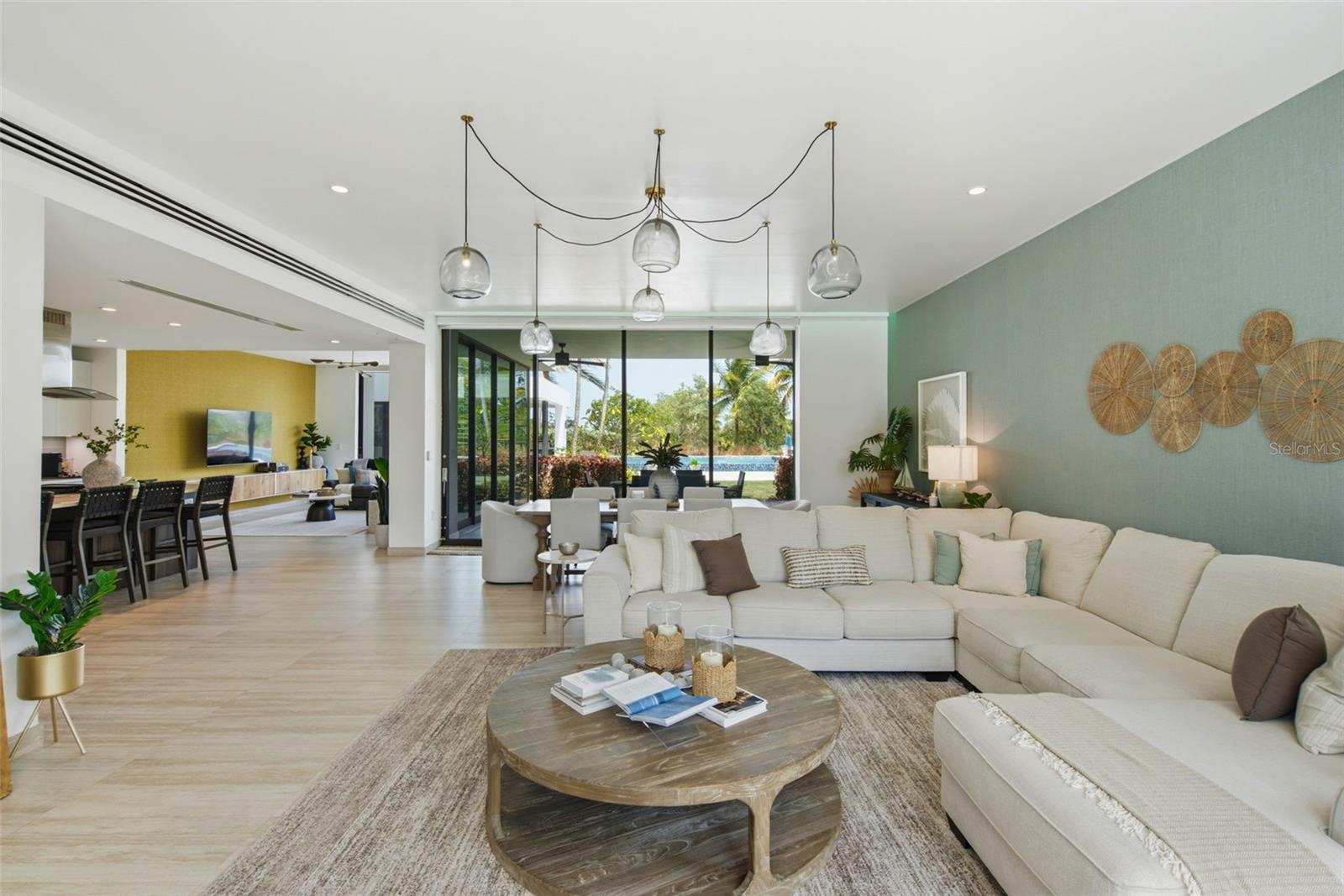 Cay Pointe