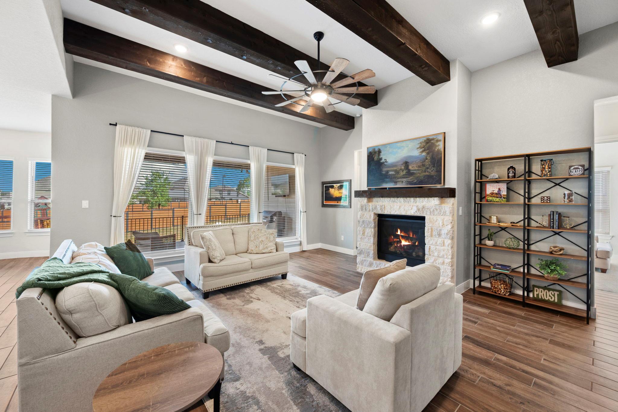 1627 Folk Victorian