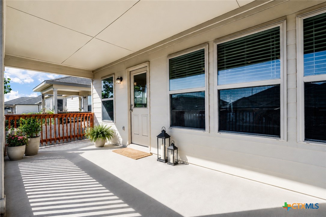 1117 Amber Lake