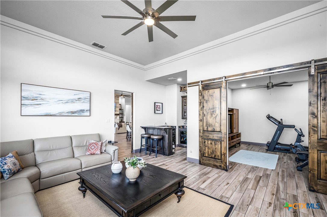 2330 Occidente