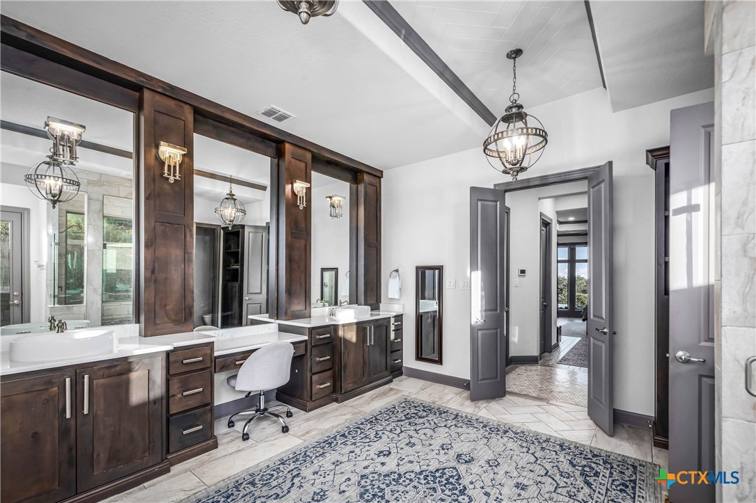 2330 Occidente