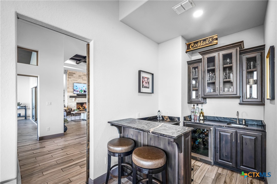 2330 Occidente