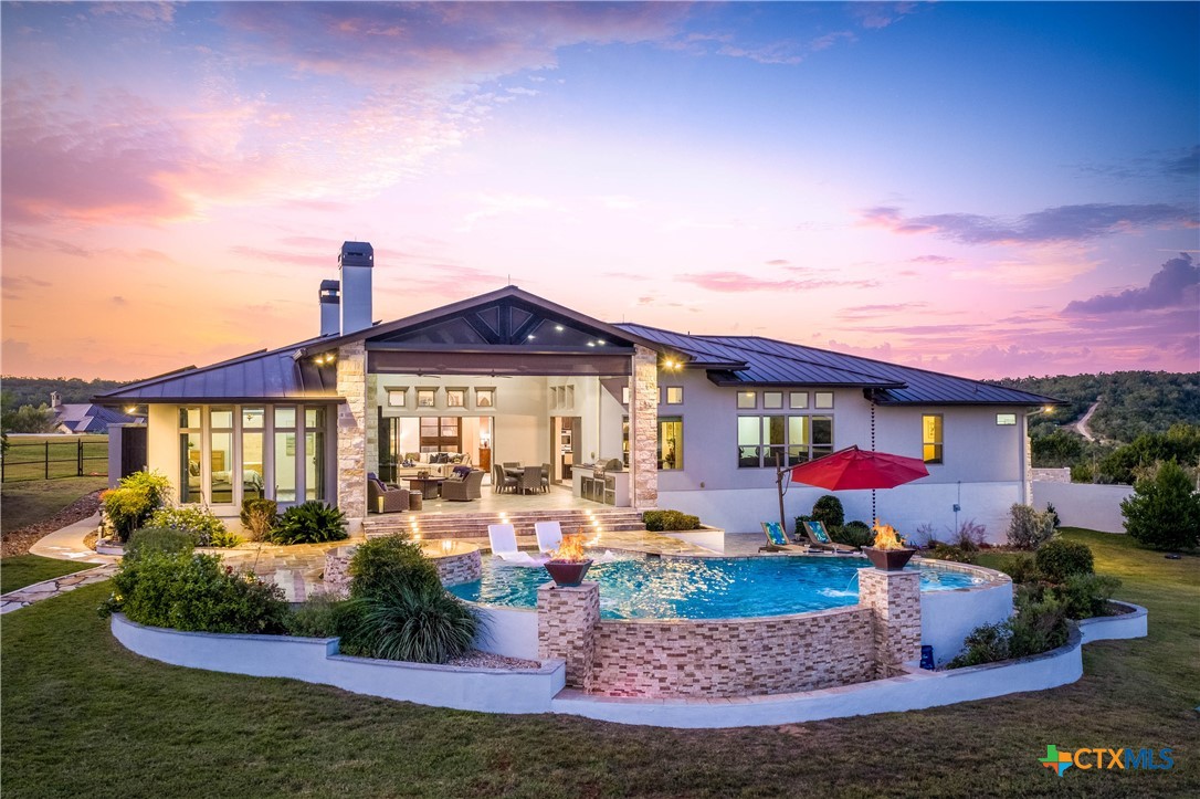 2330 Occidente