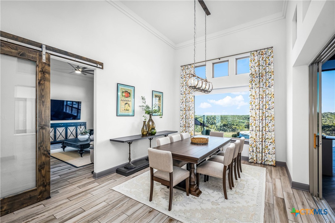 2330 Occidente