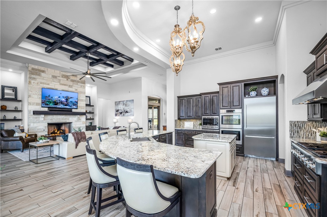 2330 Occidente