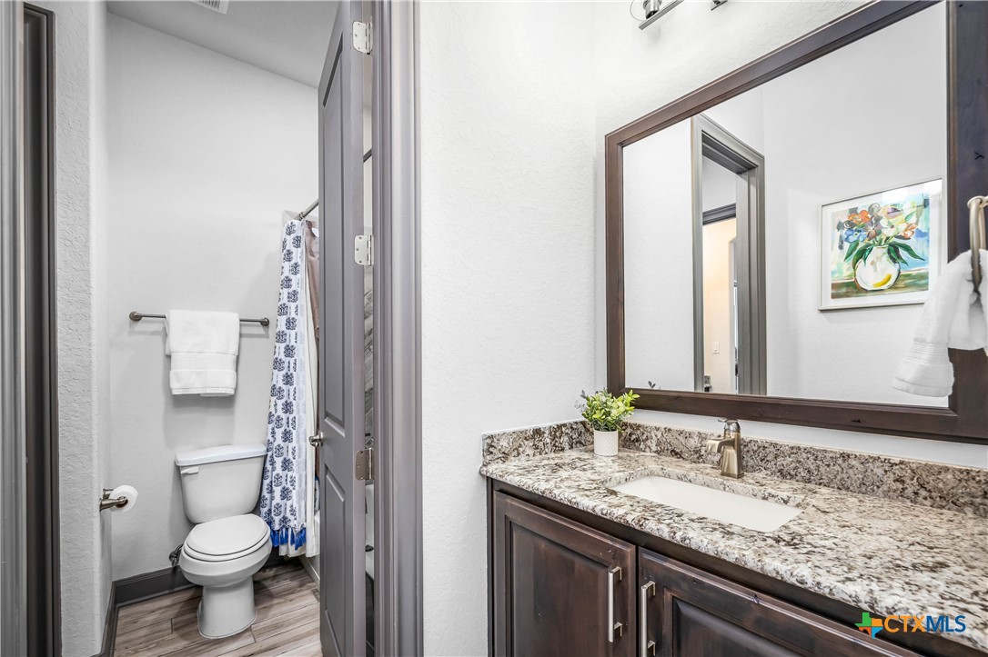 2330 Occidente