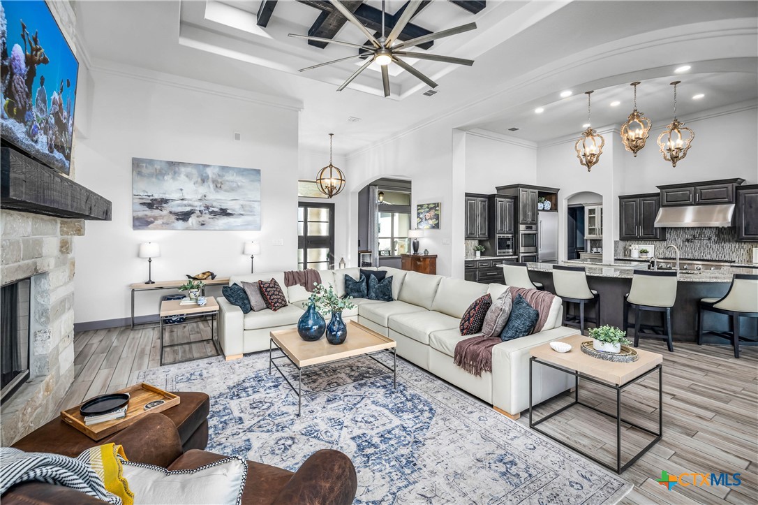 2330 Occidente