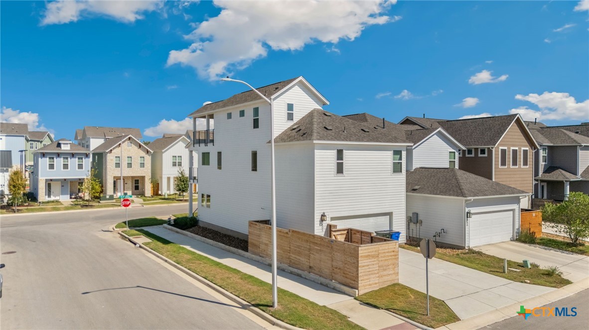 895 N Academy Avenue