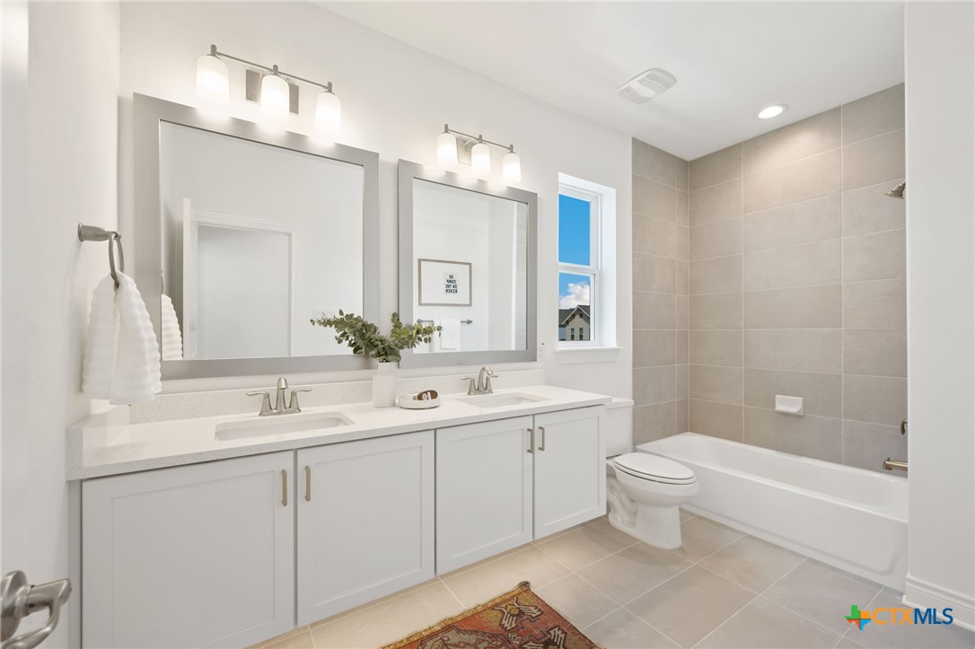 895 N Academy Avenue