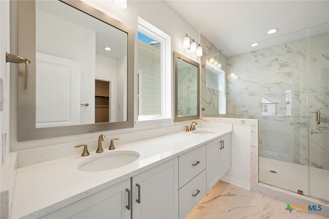 895 N Academy Avenue